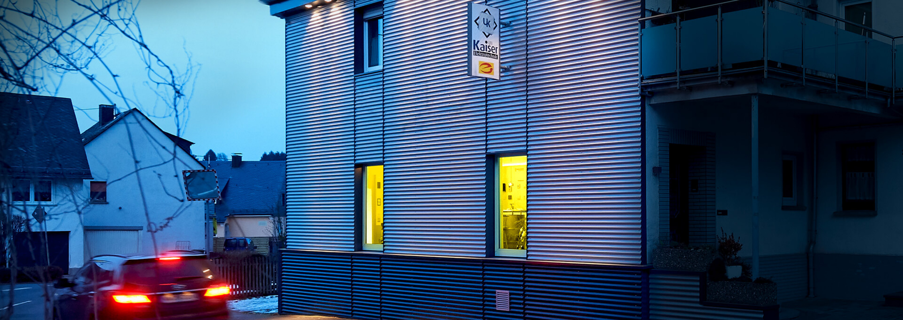 <div class="el-title uk-heading-small tk-shadow"><strong>Kreative<br />Beleuchtung</strong></div>
<div class="el-title uk-heading-small tk-shadow"><i>Uli Kaiser Elektrotechnik</i></div>
<div  class="eds-animate edsanimate-sis-hidden " data-eds-entry-animation="bounceIn" data-eds-entry-delay="7" data-eds-entry-duration="2" data-eds-entry-timing="linear" data-eds-exit-animation="" data-eds-exit-delay="" data-eds-exit-duration="" data-eds-exit-timing="" data-eds-repeat-count="1" data-eds-keep="yes" data-eds-animate-on="load" data-eds-scroll-offset="">
<p><a href="/leistungen/kreative-beleuchtung.html" class="el-content uk-button uk-button-primary uk-button-large"> <img src="/images/global/icon-blitz-b.png" alt="" /> Mehr Informationen</a></p>
</div>